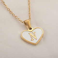 26 Letter Heart-shaped Necklace White Shell